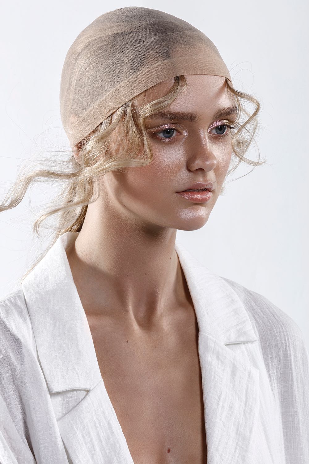 Fashion Editorial make-up en haar door Lotte Concepts